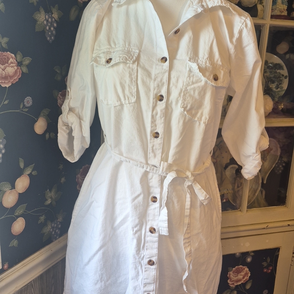 Classic White Button-Front Shirt Dress with Tie Waist